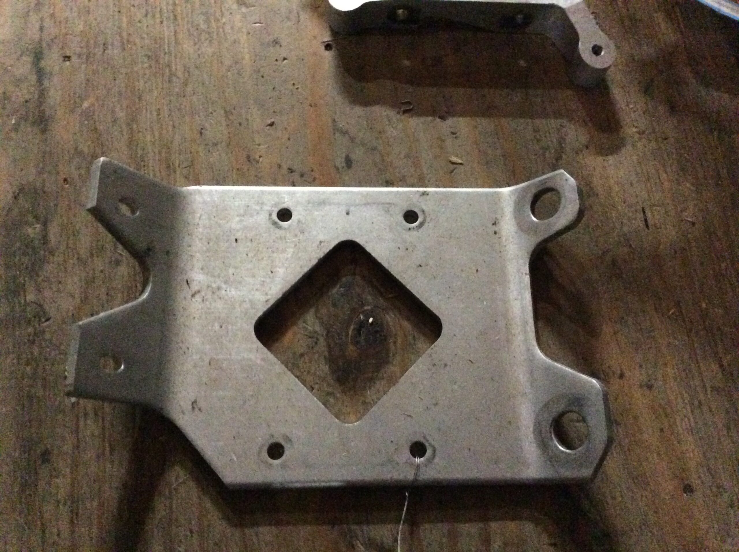 1998 Polaris INDY 500 L/C Motor Mount Plate - Image 3
