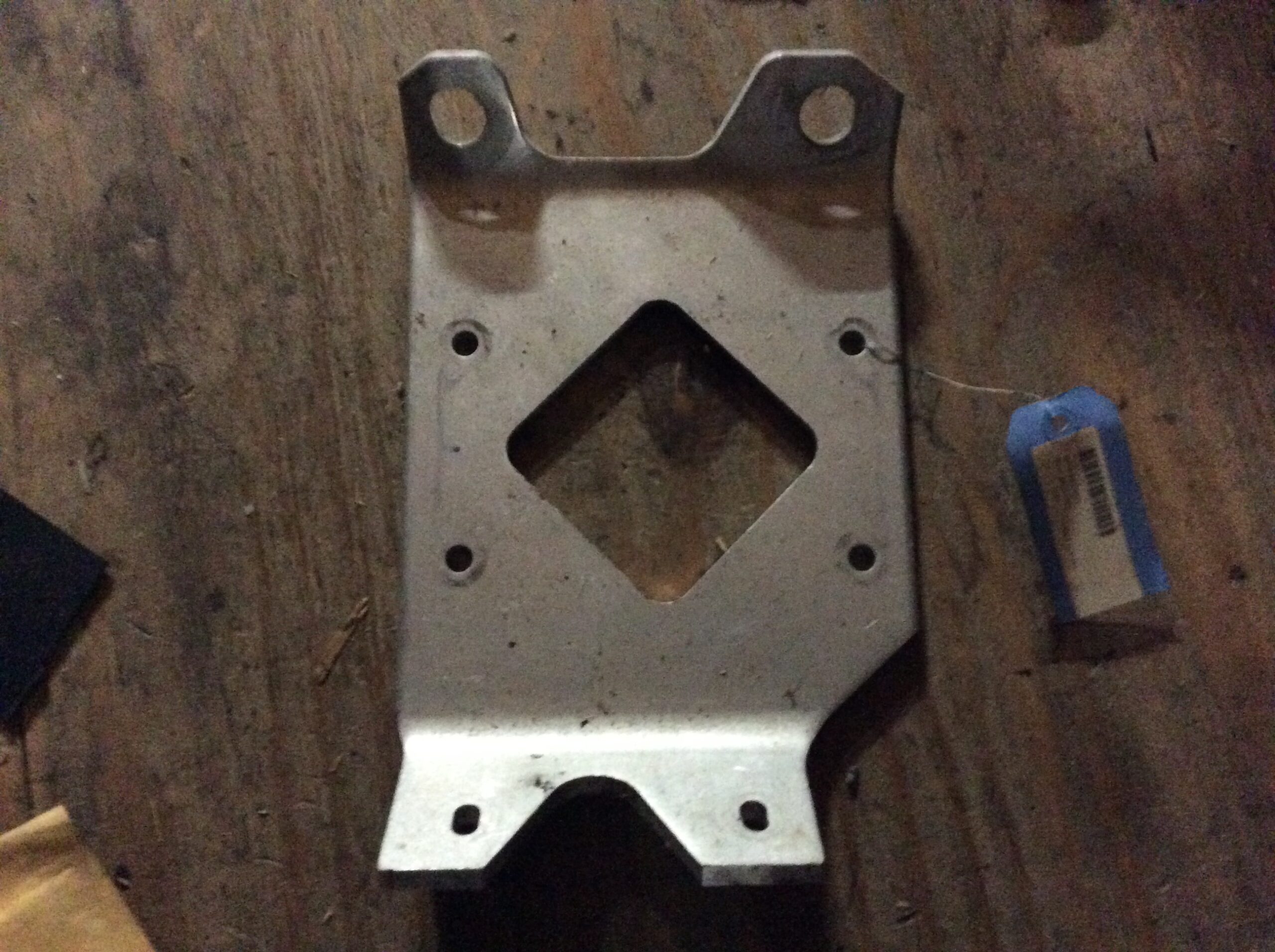 1998 Polaris INDY 500 L/C Motor Mount Plate - Image 4