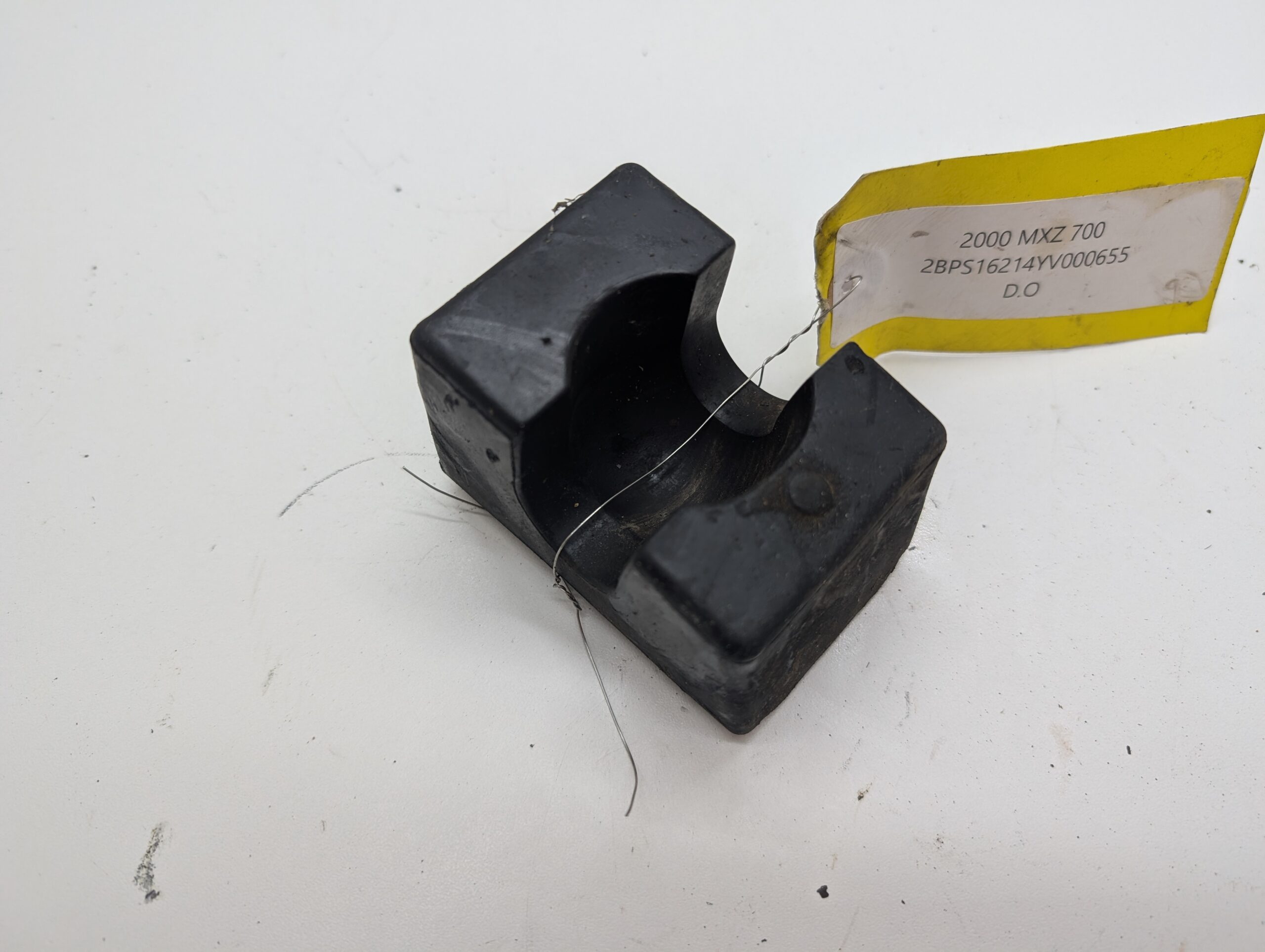 2001 Ski-Doo Ski Shoe Rubber superseded by 505072018 - Image 3