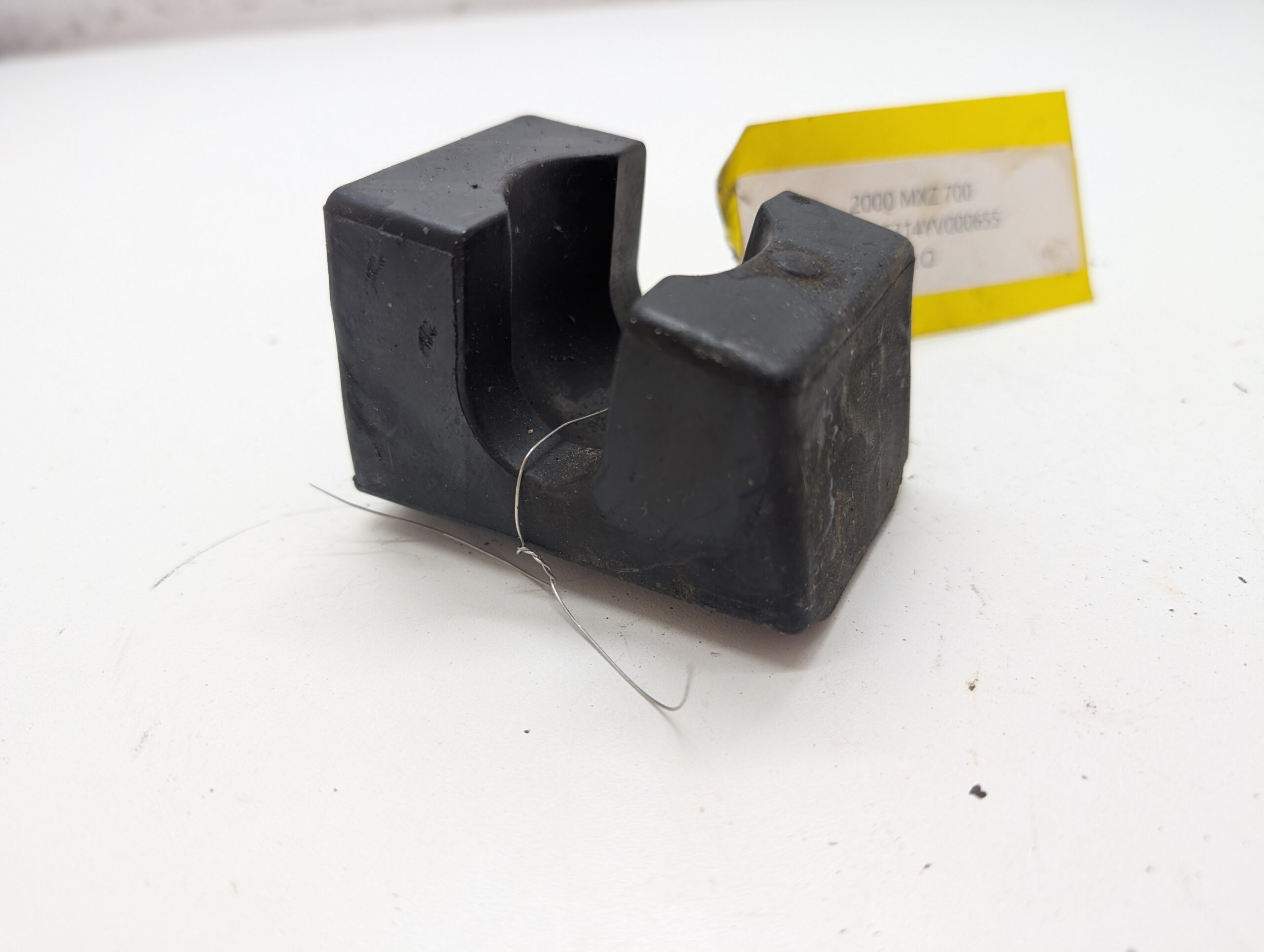 2001 Ski-Doo Ski Shoe Rubber superseded by 505072018 - Image 4