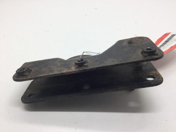 1987 Yamaha Right Suspension Bracket - Image 3
