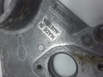 1998 Ski-Doo MXZ 670 L/C oil pump mounting flange
