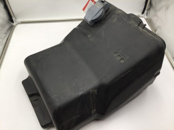 1990 1997 Yamaha INVITER 300 L/C Gas Tank - Image 2