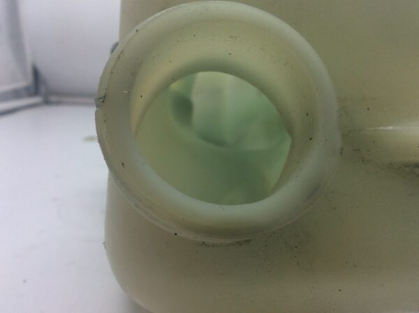 1994 Yamaha Oil Tank - Image 4