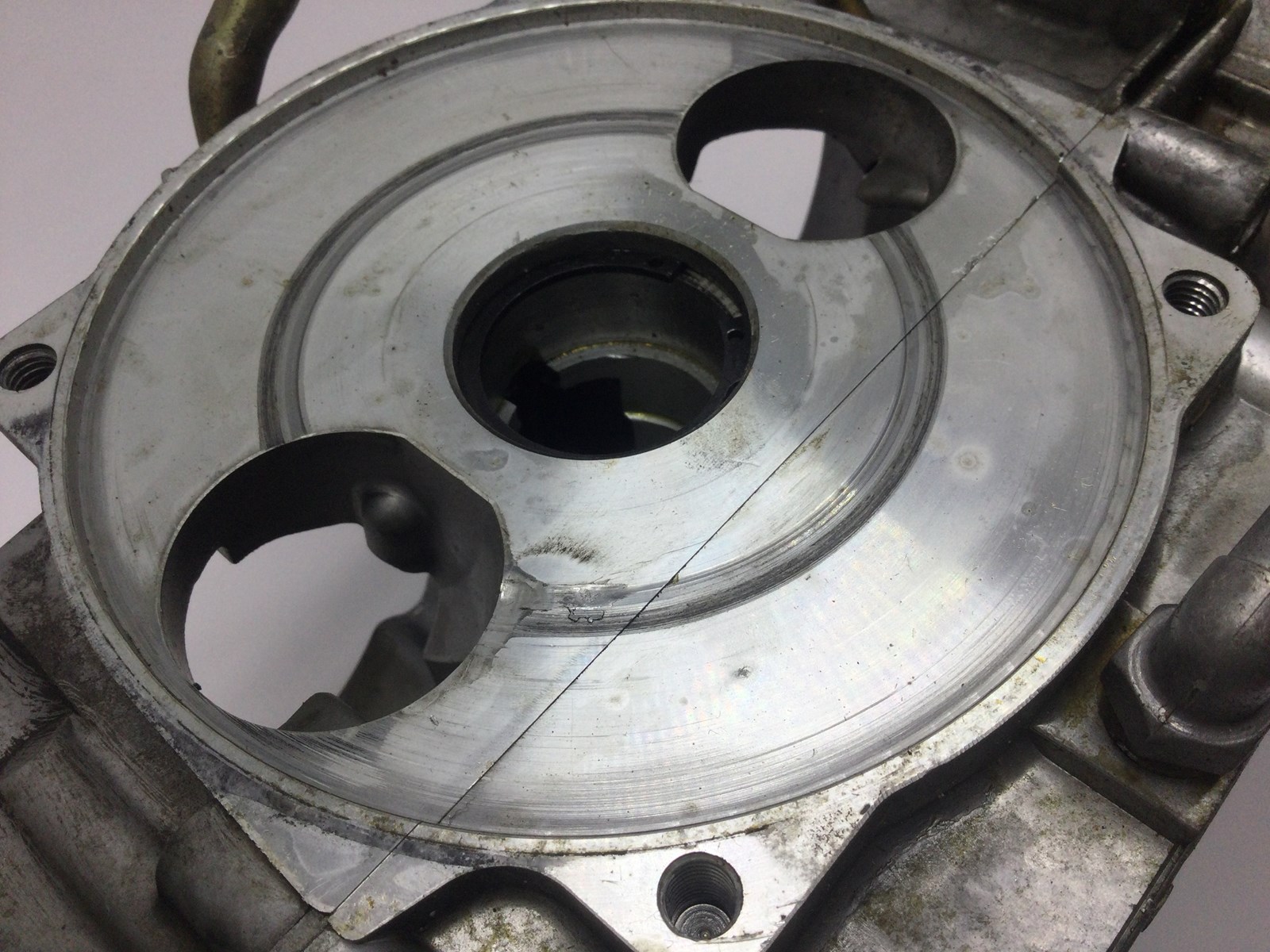 1990 Ski-Doo FORMULA MX 467 L/C CRANK CASE - Image 4