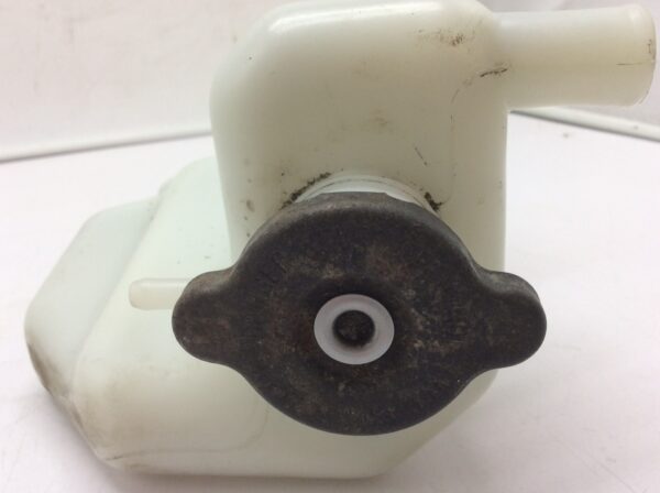 1998 Yamaha Oil Tank - Image 4