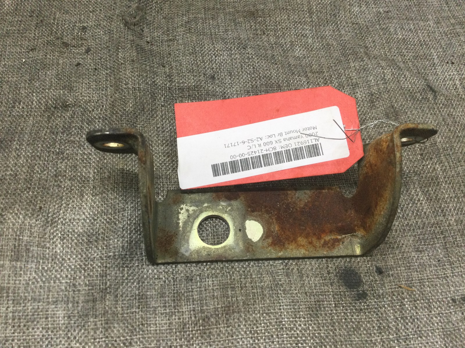 2000 Yamaha Motor Mount Bracket