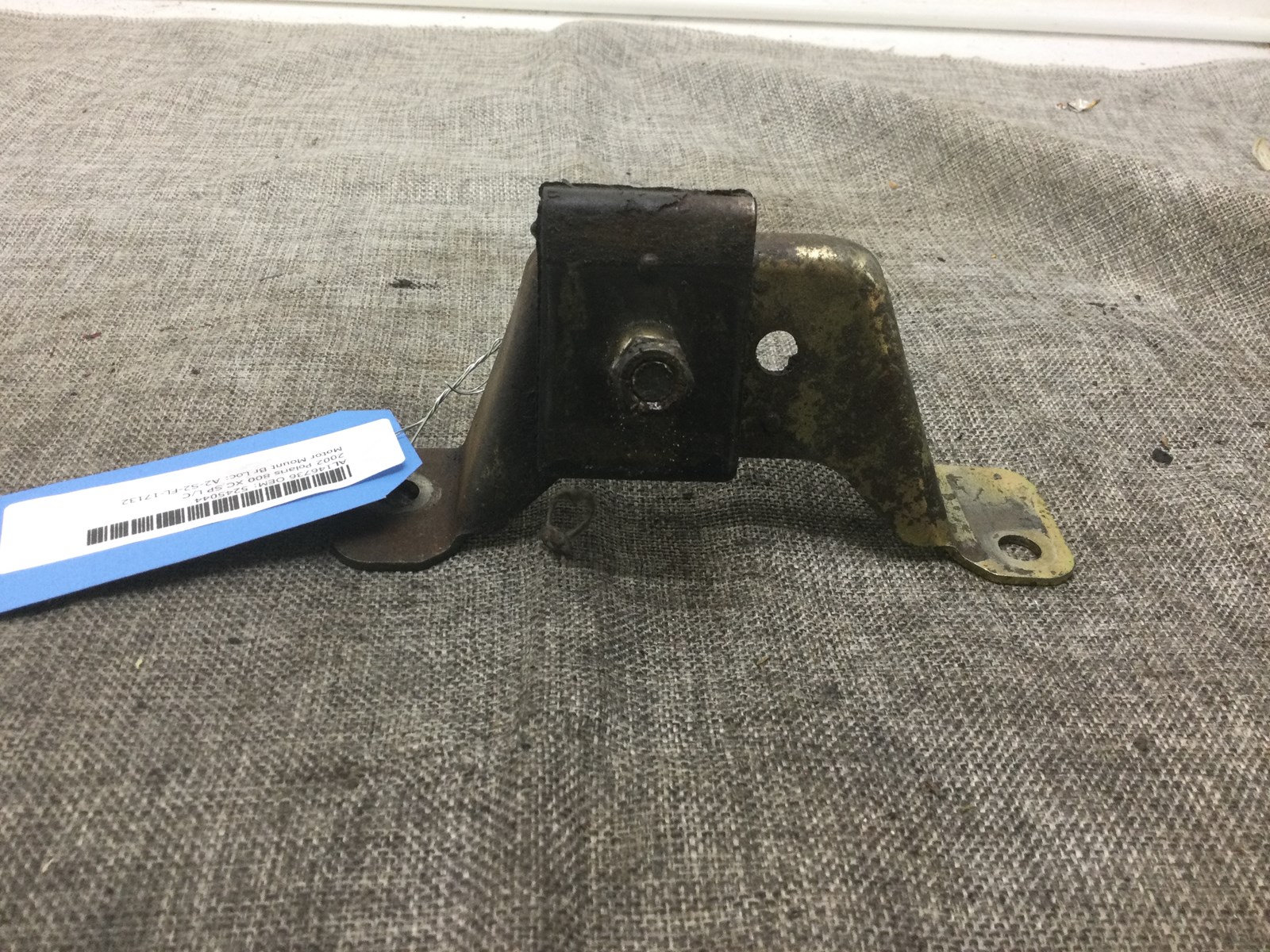 2002 Polaris motor mount