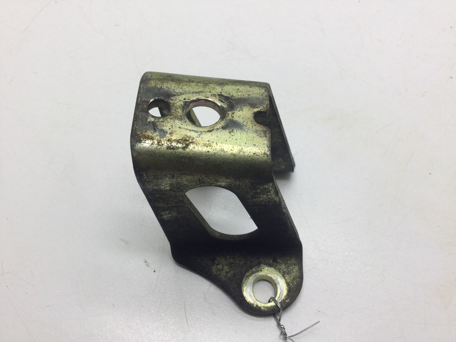 1998 Yamaha Upper Front Motor Mount Bracket - Image 3