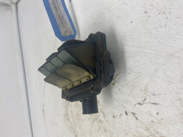 2002 Polaris Reed Valve w/ Carburetor Mounting Flange - Image 4