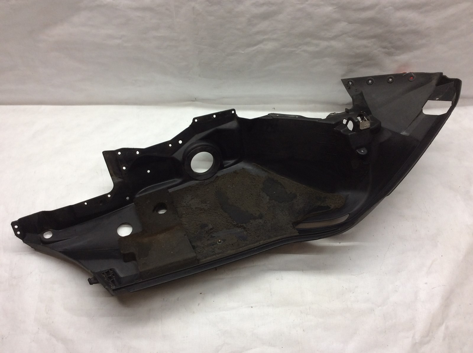 2002 Yamaha RH Belly Pan, Black - Image 4