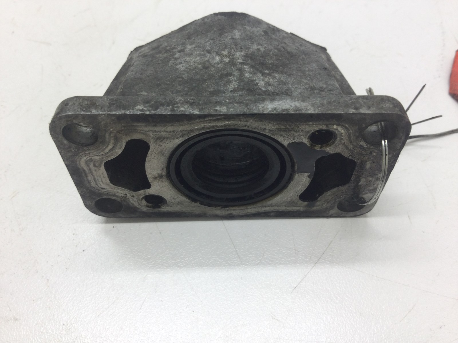 2001 Yamaha Holder 2 Power Valve - Image 3