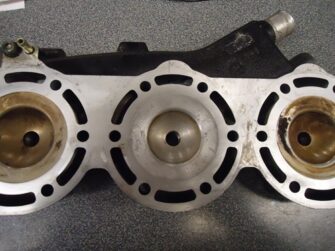 2002 Yamaha Cylinder Head