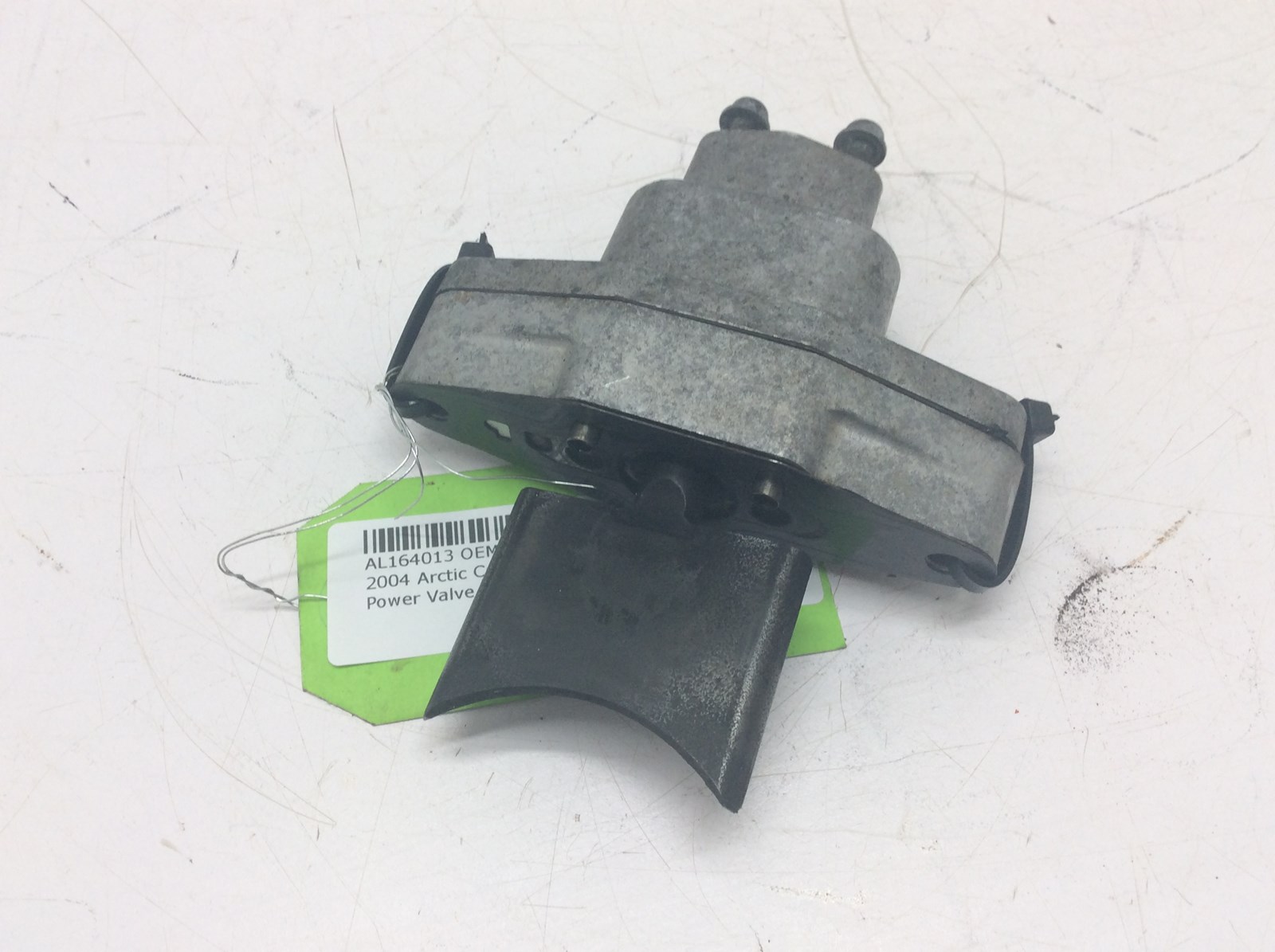 2004 Arctic Cat valve with housing - Image 4