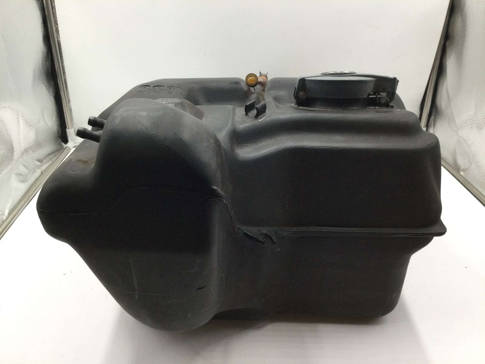 1991 Yamaha Gas Tank - Image 2
