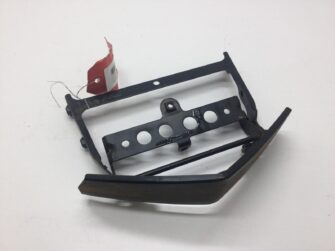 2004 Yamaha Hinge assembly