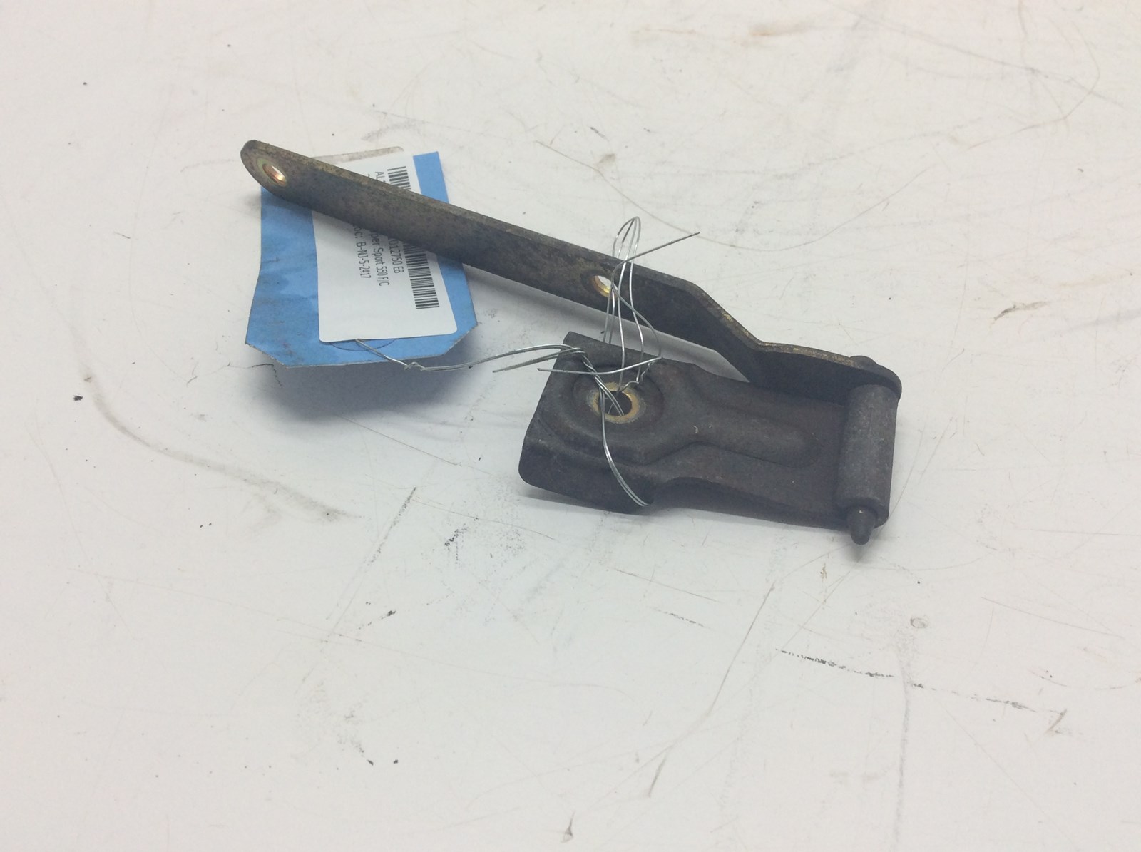 2001 Polaris LH Upper Hood Hinge - Image 3