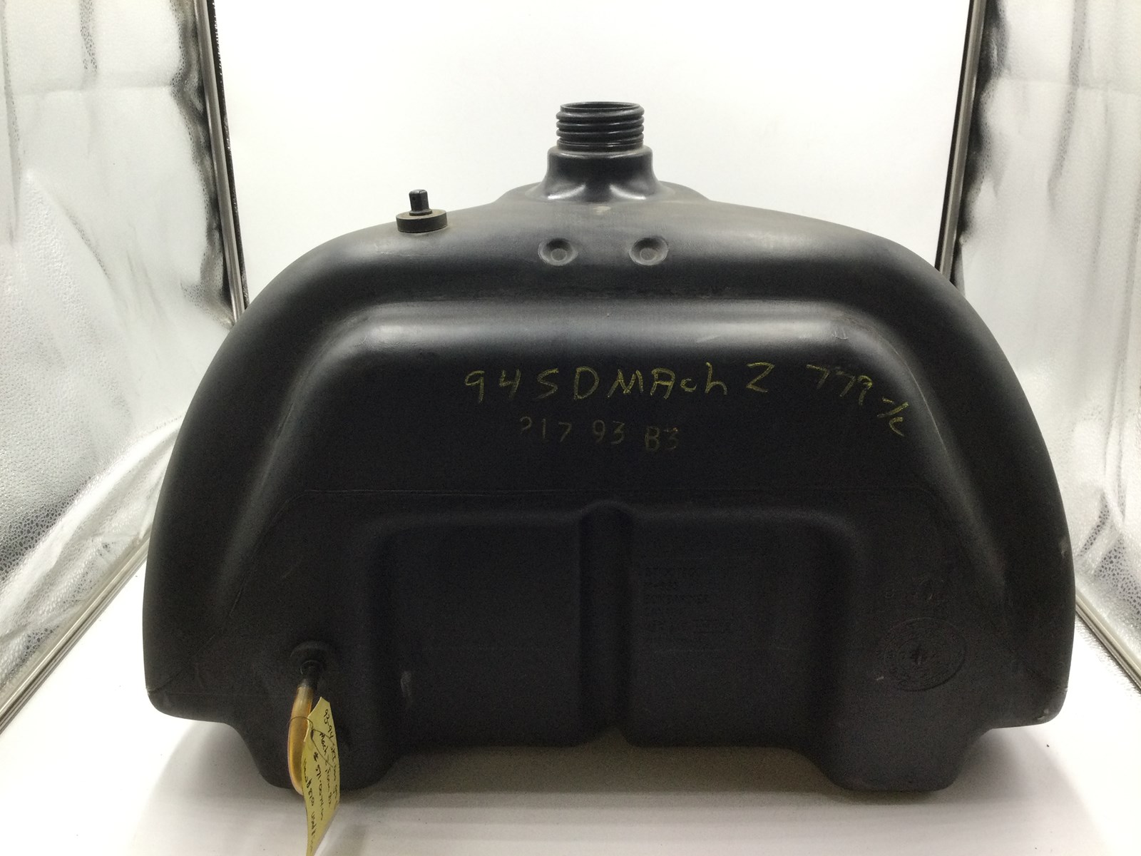 1993 Ski-Doo GAS TANK WITH CAP - Image 2