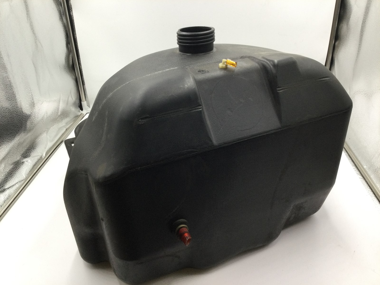 2002 Polaris GAS TANK - Image 2