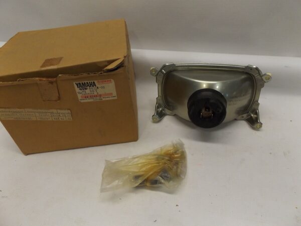 1984 Yamaha Headlight Assembly - Supercedes to 86M-84310-00-00 - Image 2