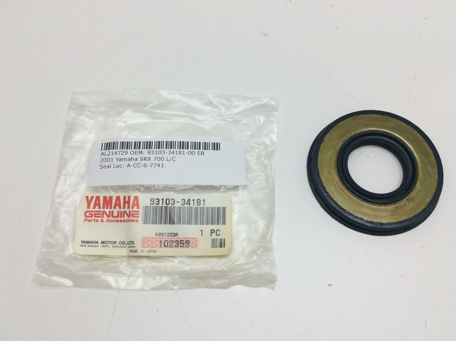 2001 Yamaha Crankshaft Oil Seal - Image 3