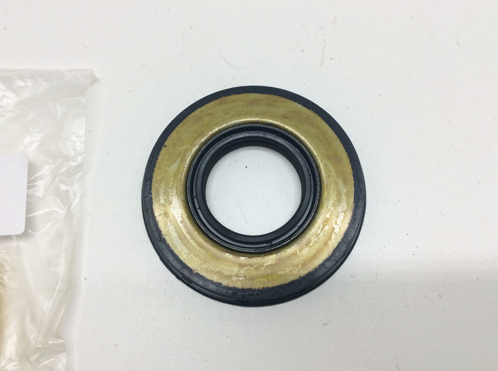 2001 Yamaha Crankshaft Oil Seal - Image 4