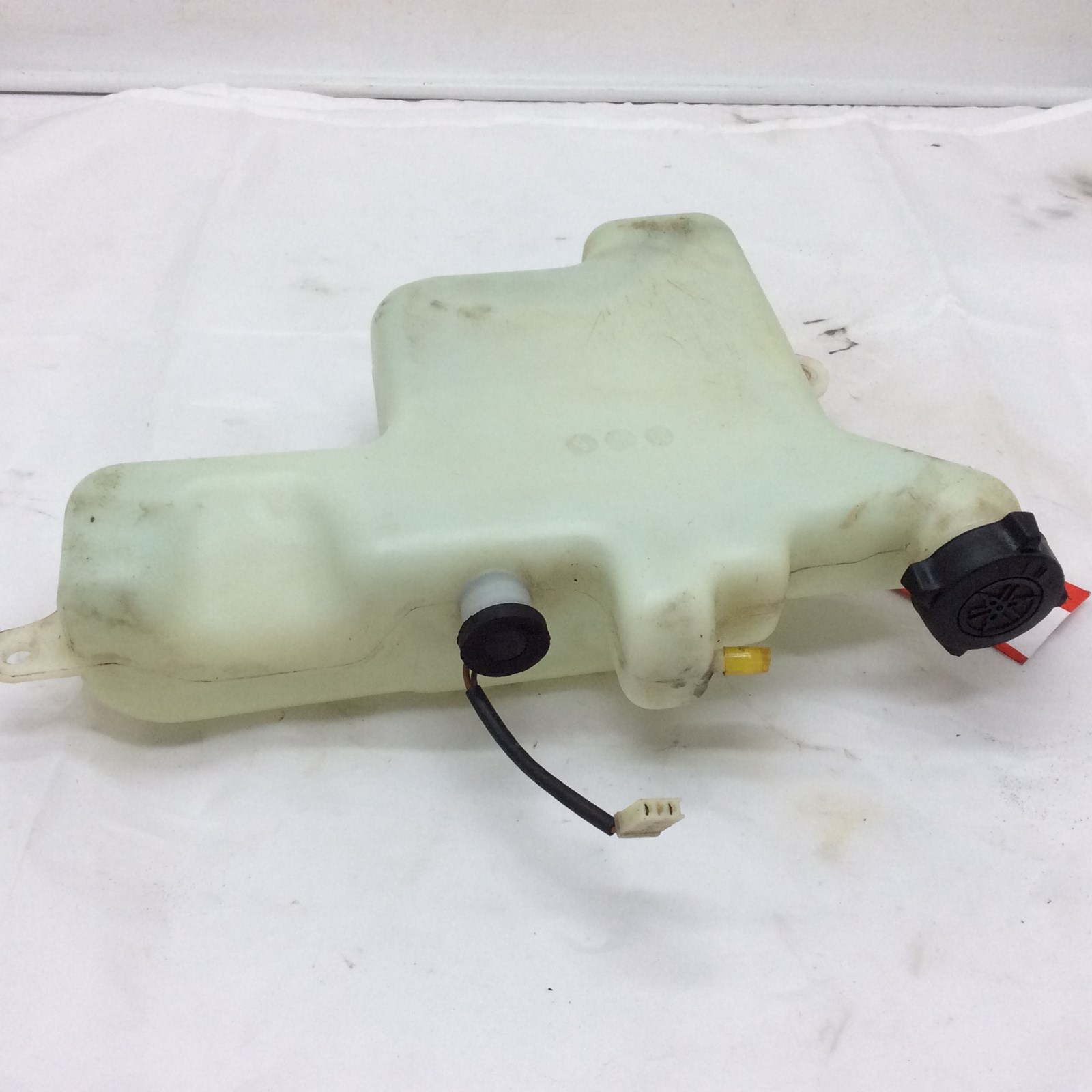 1993 Yamaha Oil Tank - Image 4