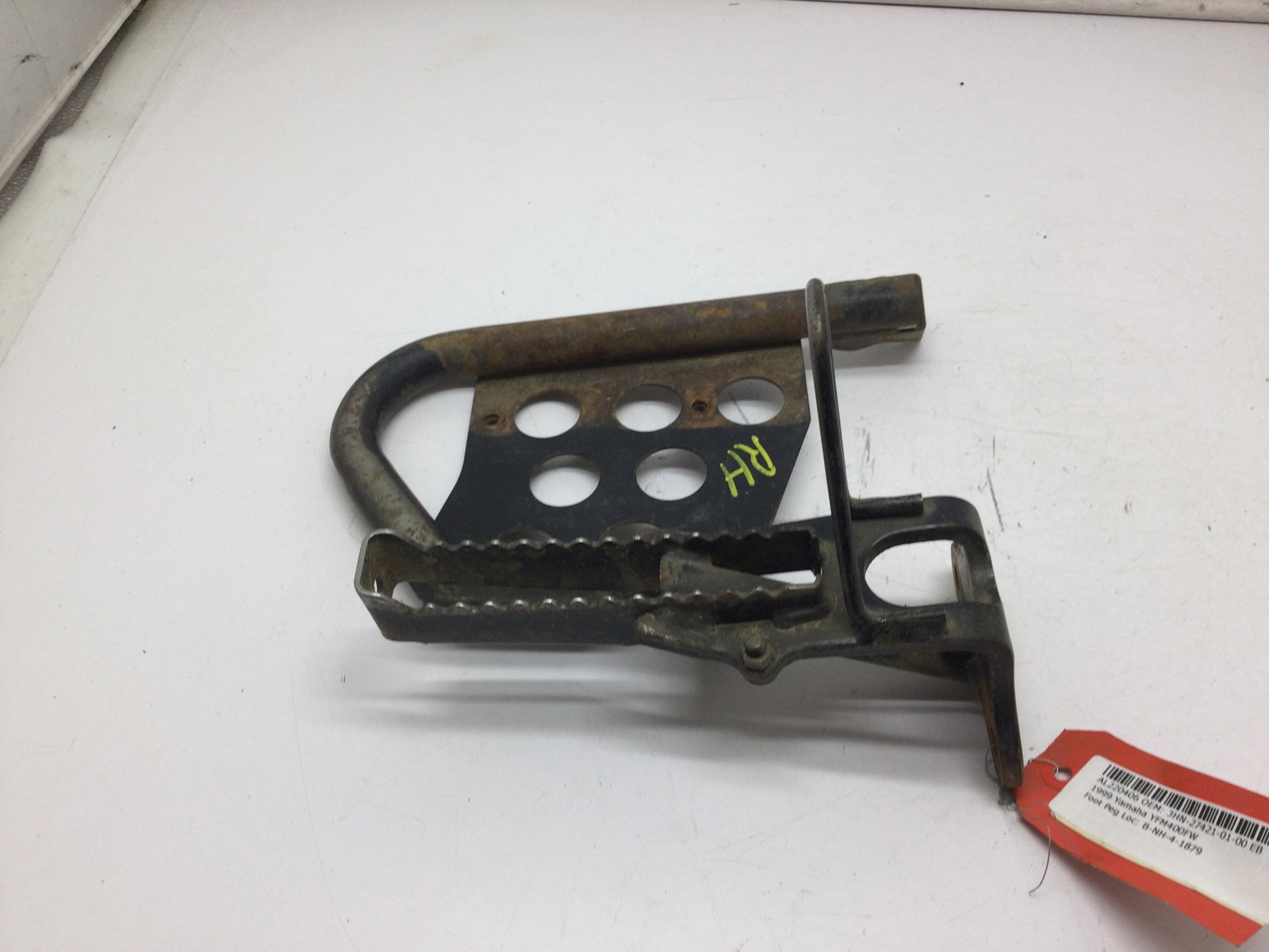 1999 Yamaha RH Footrest - Image 3