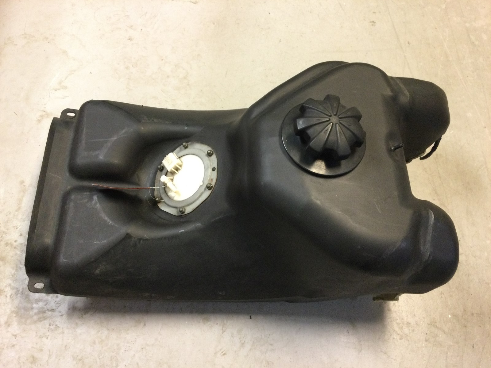 2006 Yamaha Gas Tank - Image 3