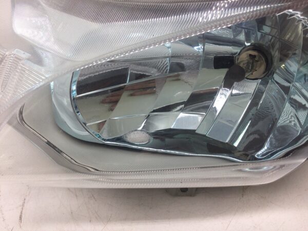 2006 Yamaha Headlight Assembly - Image 3