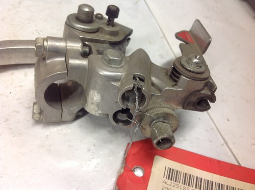 2004 Yamaha LH Lever Assembly - Image 2