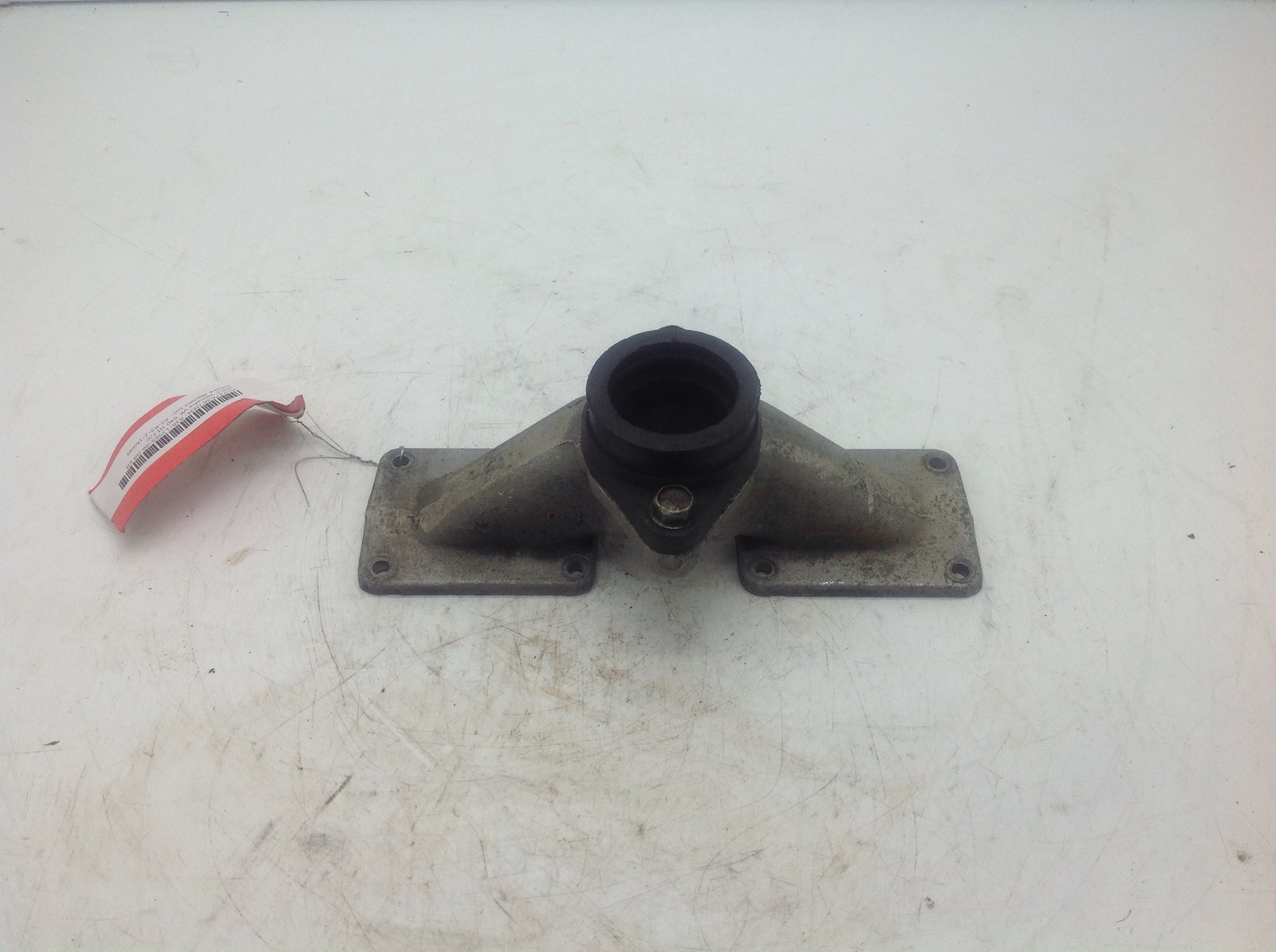 2002 Yamaha intake manifold (Carburetor joint)