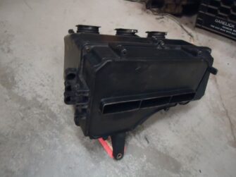 2002 Yamaha Airbox