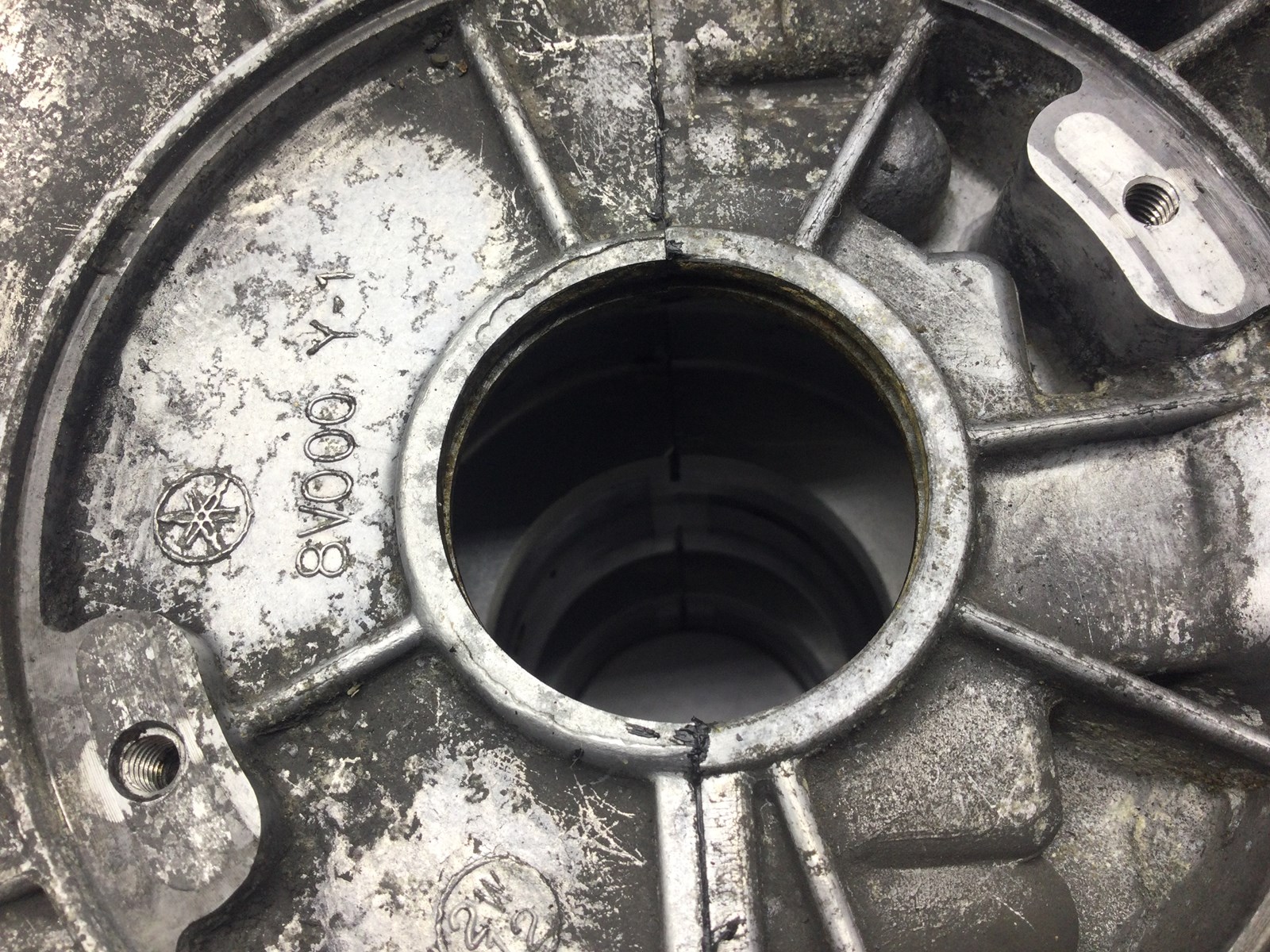 1990 Yamaha Crankcase - Image 4