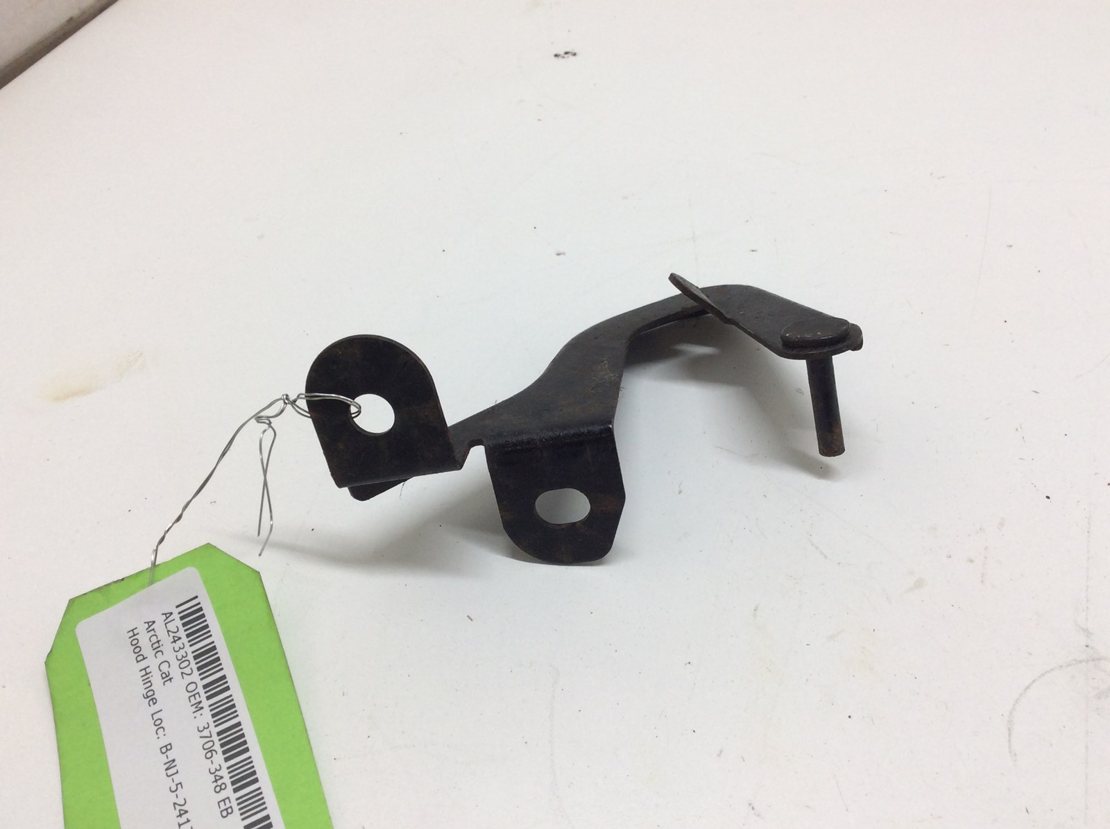 BRKT,LID HINGE- RH-PTD BLK - Image 3