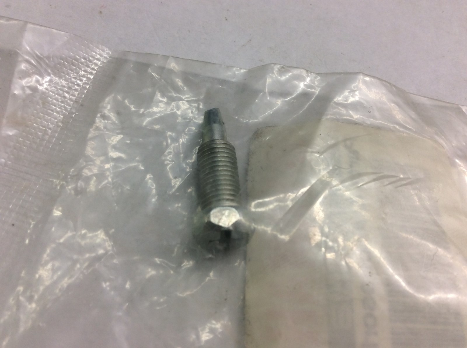 2003 Yamaha Drain plug - Image 2