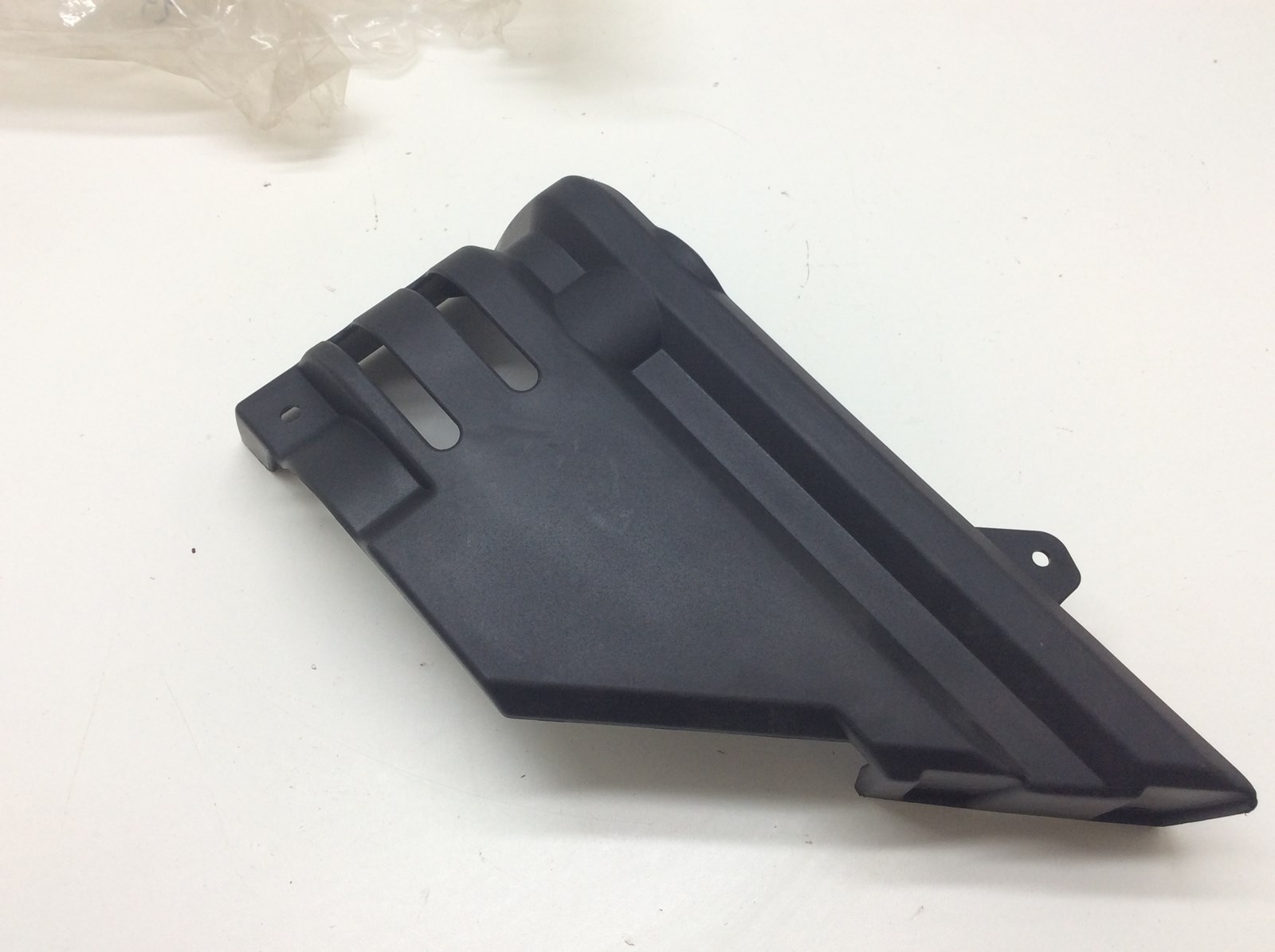 2004 Bombardier PROTECTOR LH. - Image 5