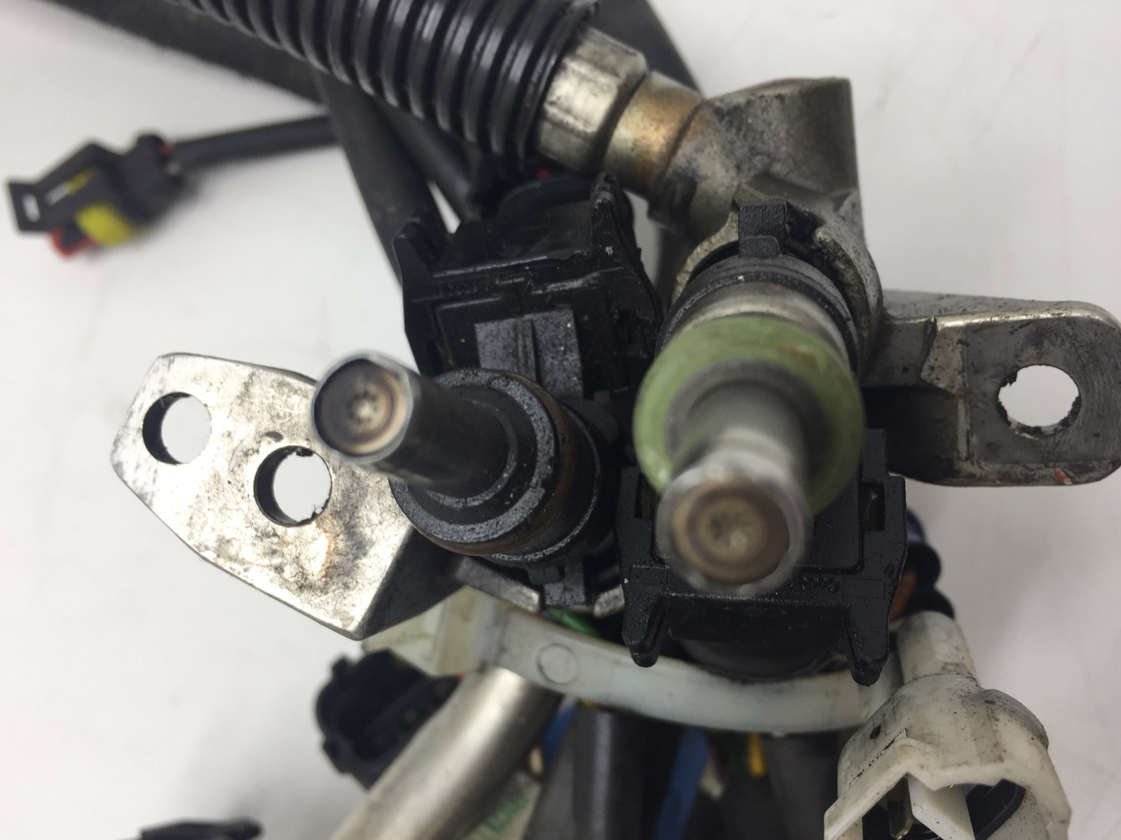 2007 Polaris Fuel Rail w/Injectors - Image 5