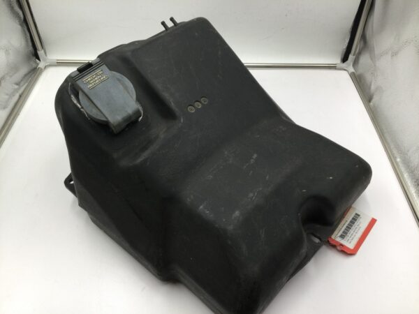 1986 Yamaha INVITER 300 L/C Gas Tank - Image 3