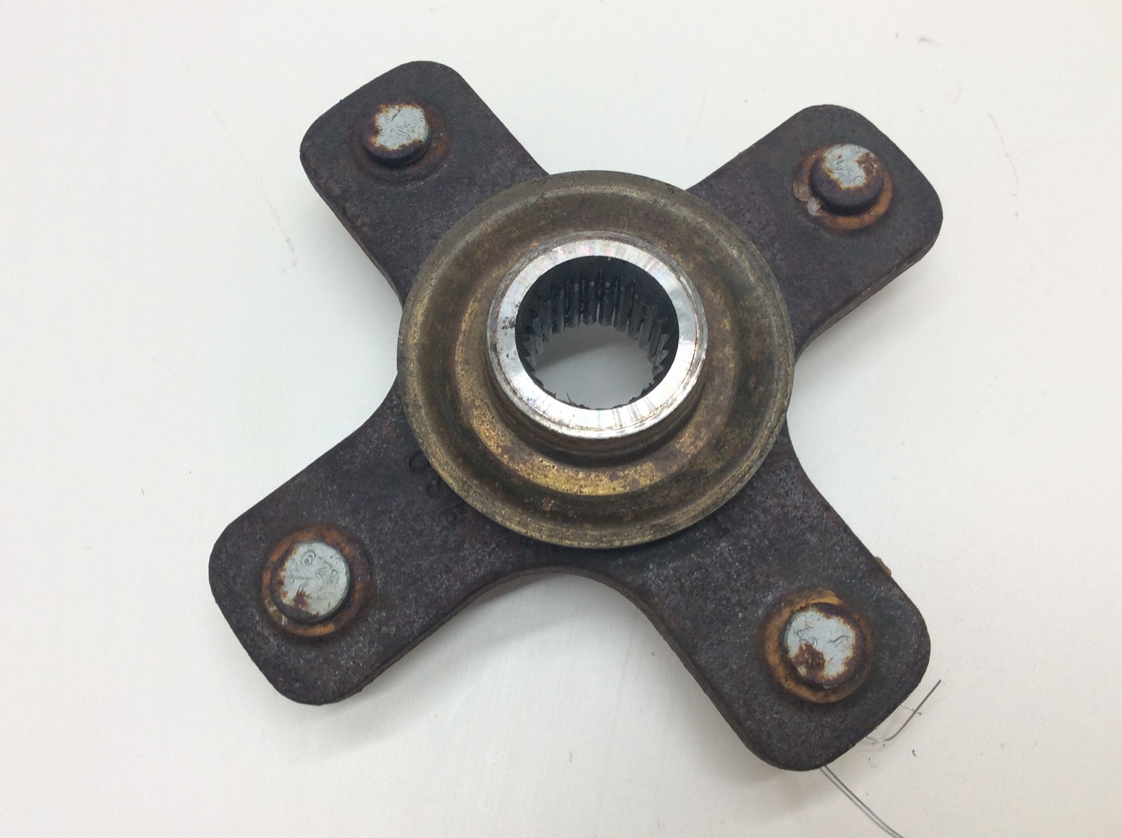 2006 Can-Am Outlander max 800 REAR WHEEL HUB - Image 2