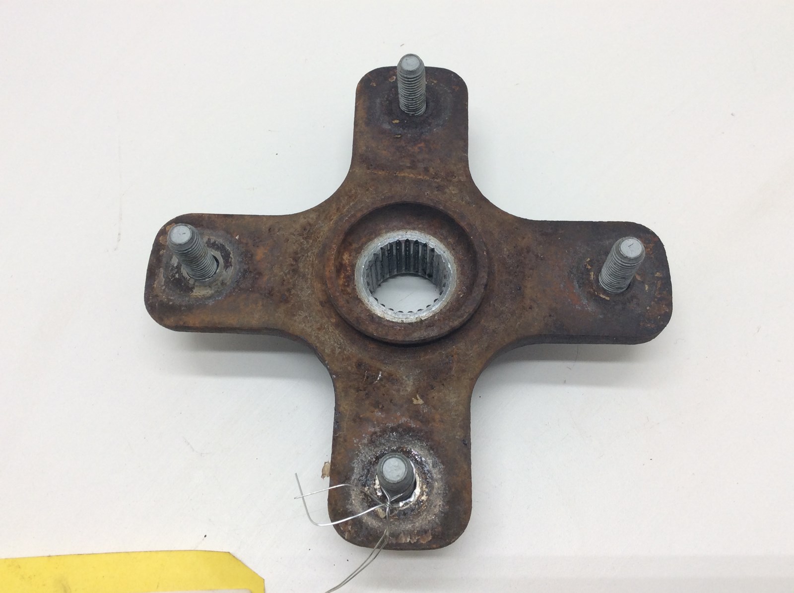 2006 Can-Am Outlander max 800 REAR WHEEL HUB - Image 3