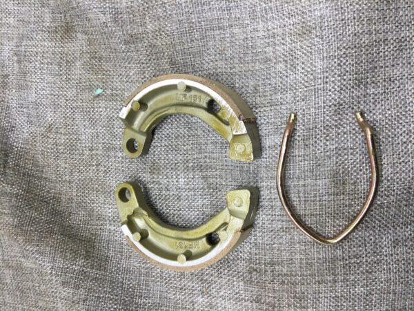 2001 Polaris FRONT BRAKE SHOE - Image 4