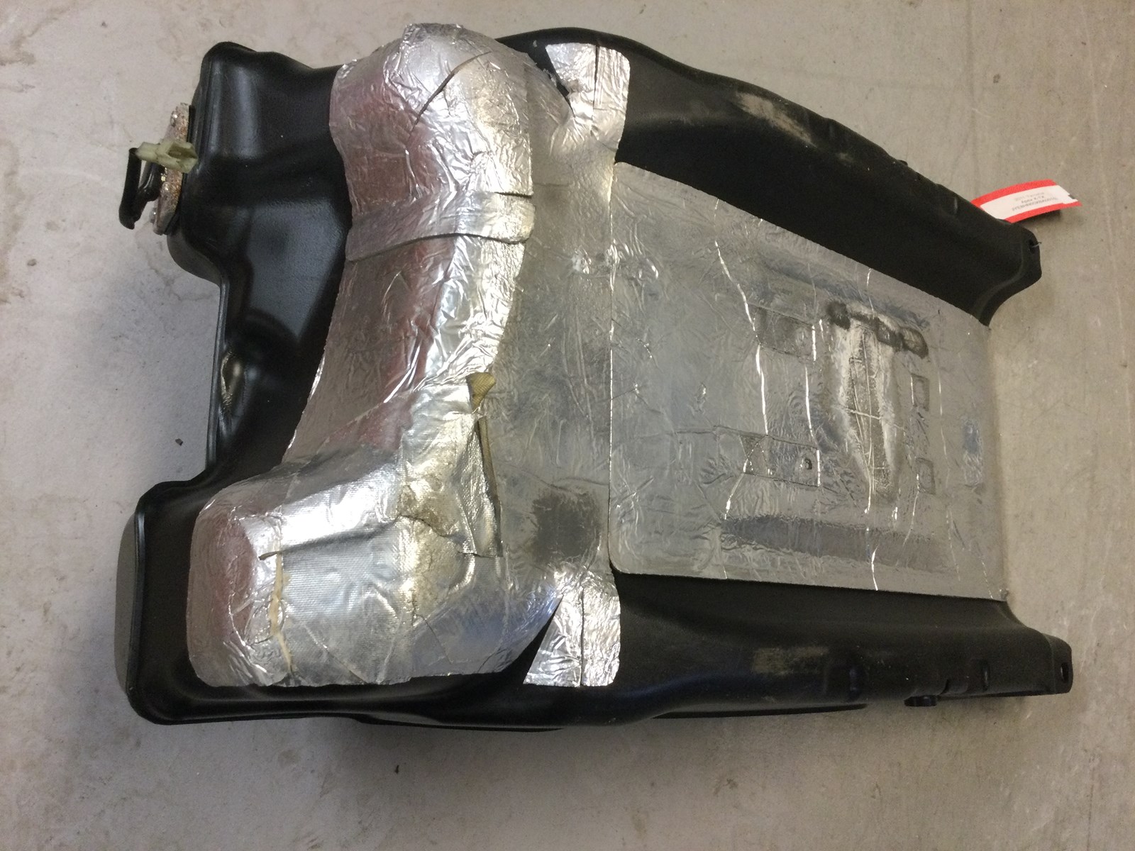 2011 Yamaha Gas Tank - Image 4