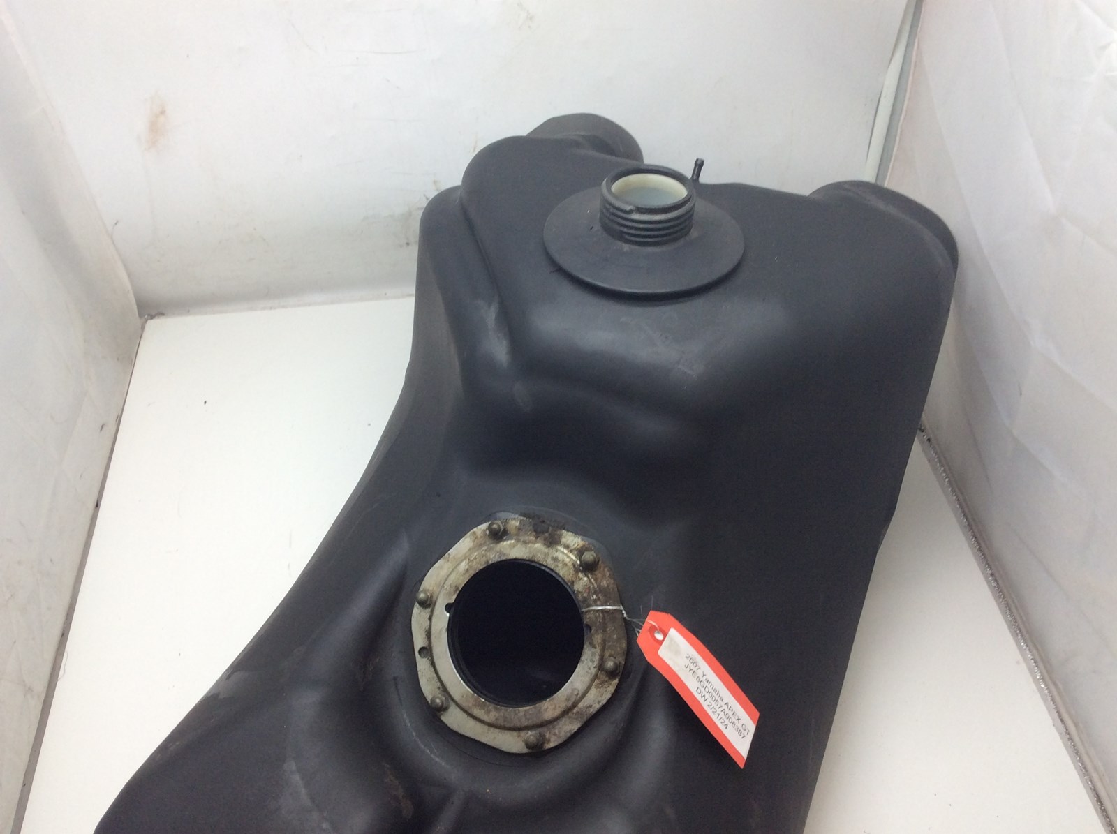 2006 Yamaha Gas Tank - Image 3