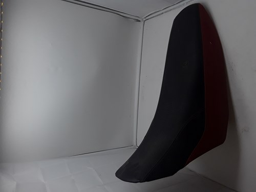 2007 Yamaha seat - Image 2