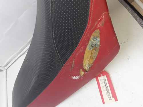2007 Yamaha seat - Image 4