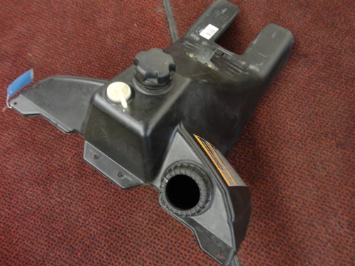 2011 Polaris gas tank - Image 5