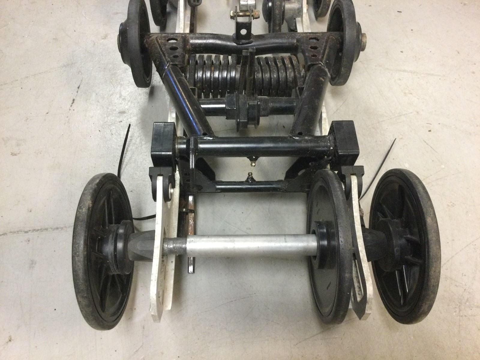 2009 Ski-Doo suspension - Image 2