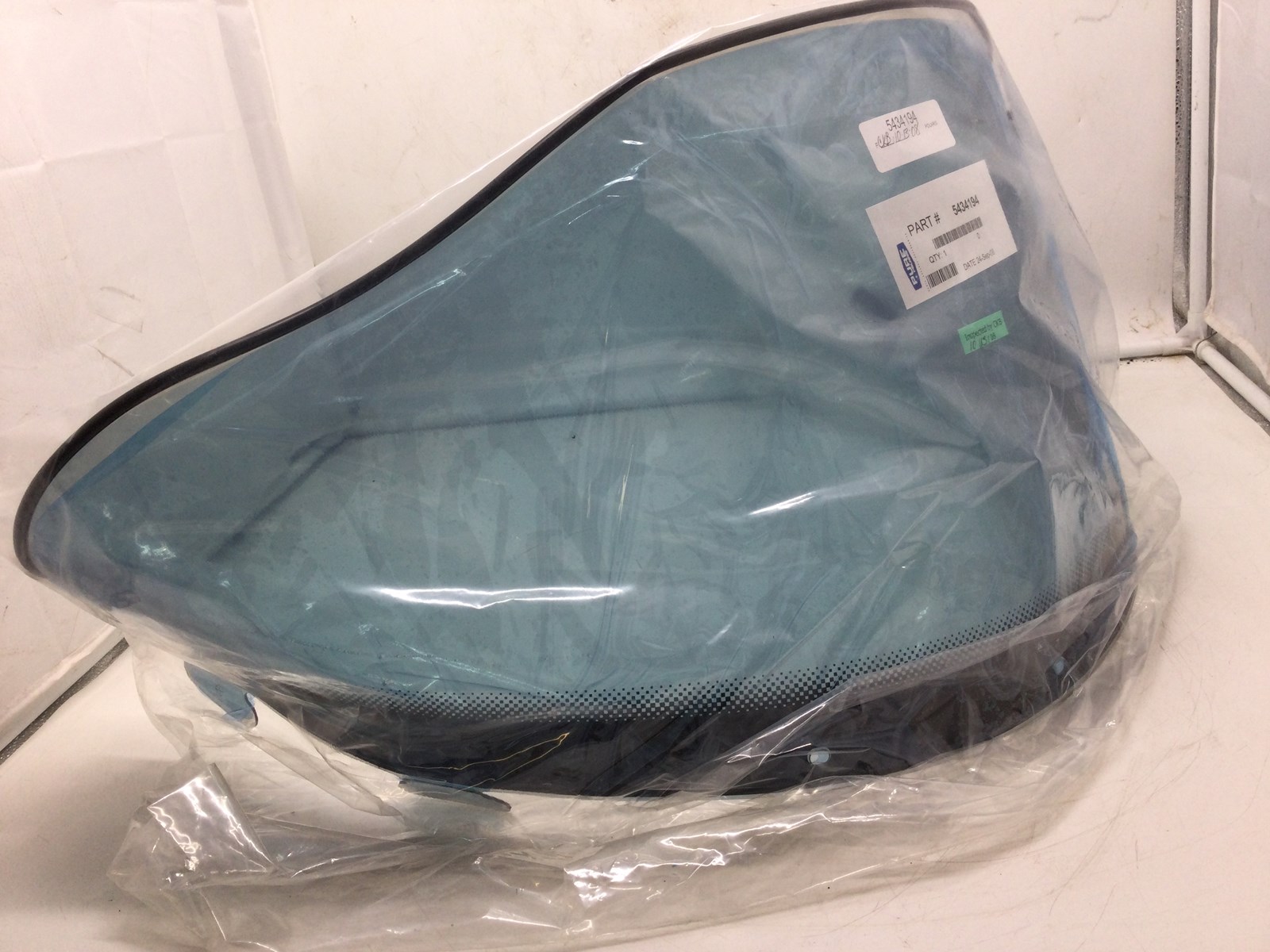 2003 Polaris New Low Smoke Windshield - Image 4