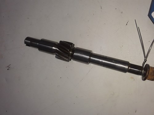 2008 Polaris Oil Pump Drive Shaft - Image 2